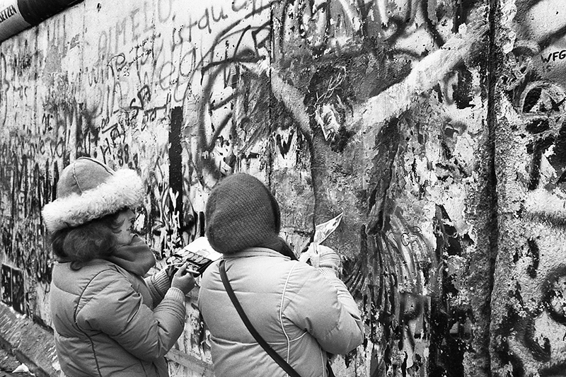 The Fall of the Berlin Wall : 1989  : Personal Photo Projects :  Richard Moore Photography : Photographer : 